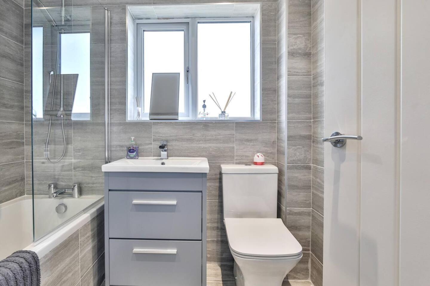 Modern, Cosy Whole House Wifi Close To Attractions Sheffield Buitenkant foto