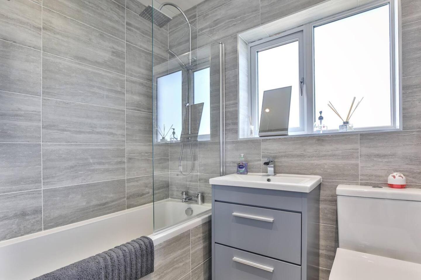 Modern, Cosy Whole House Wifi Close To Attractions Sheffield Buitenkant foto